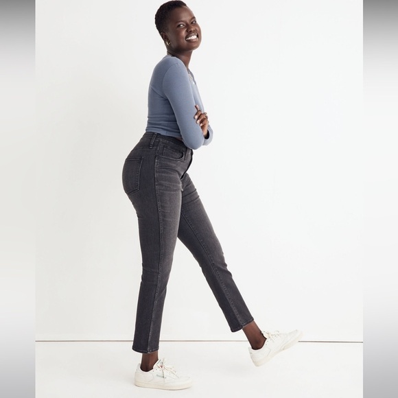 Madewell Curvy High-Rise Slim Straight Jeans in Richgrove wash - Picture 2 of 10